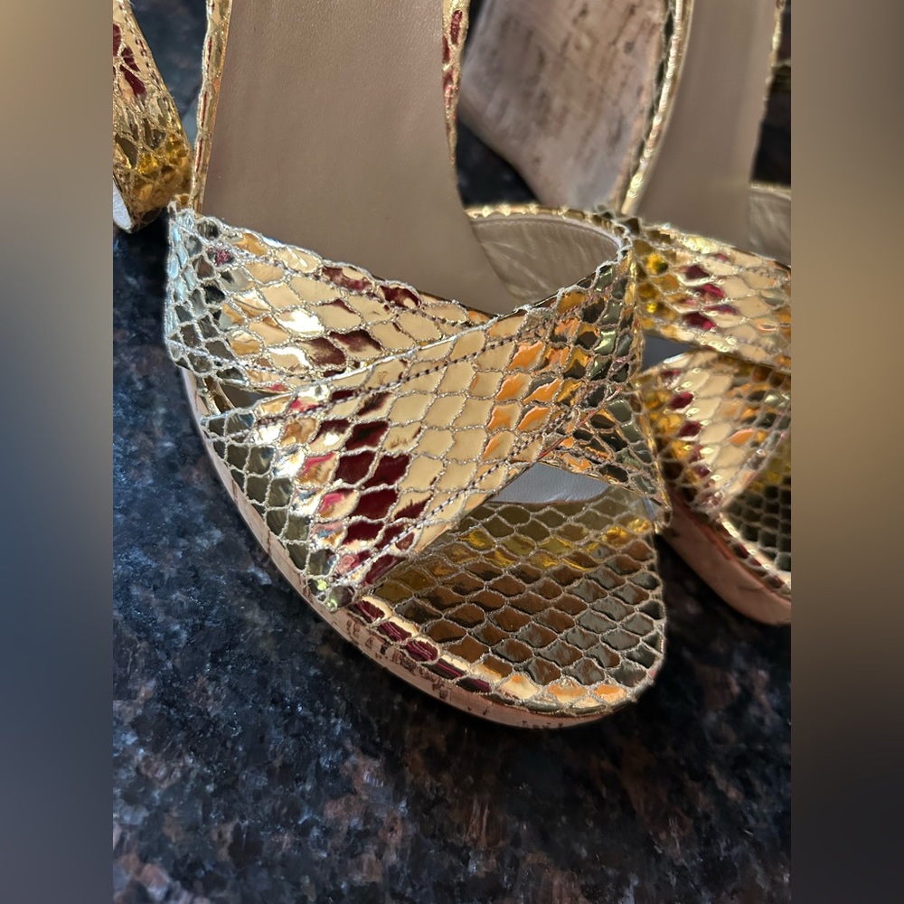 Stuart Weitzman metallic Gold snake print cork espadrilles ankle buckle strap 9 - Picture 10 of 10